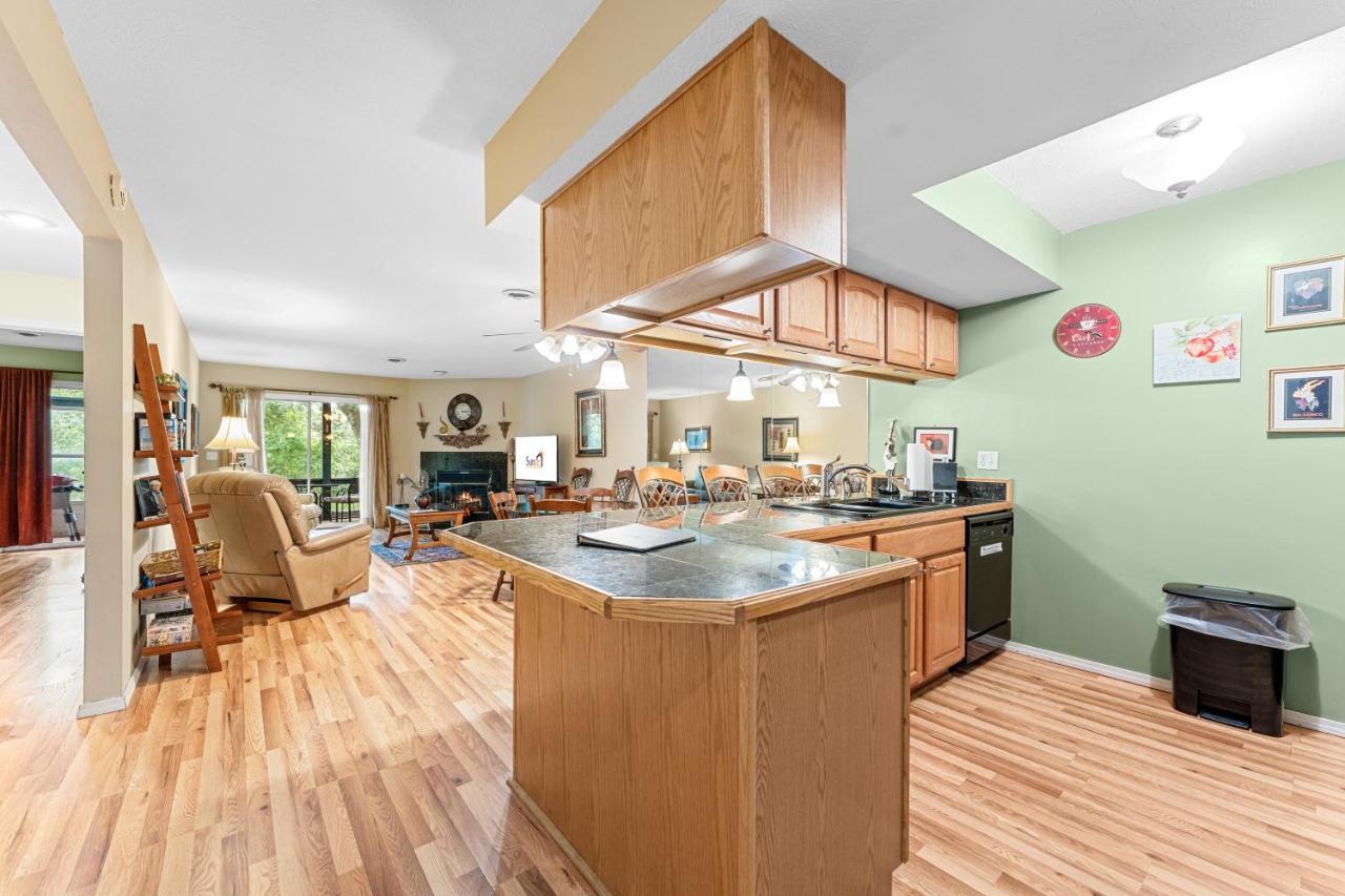 Bluffs Oasis Condo Бренсън Екстериор снимка