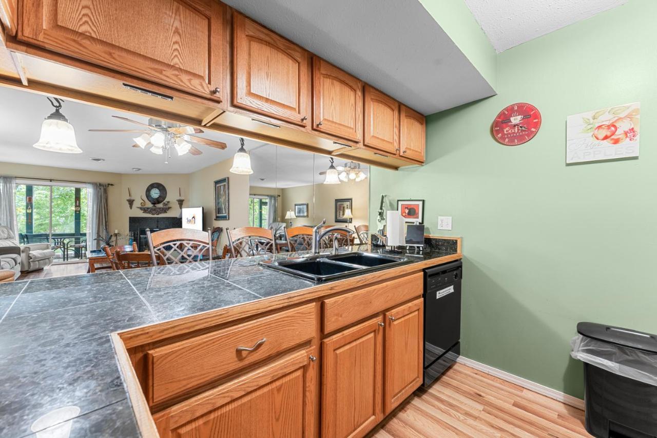 Bluffs Oasis Condo Бренсън Екстериор снимка
